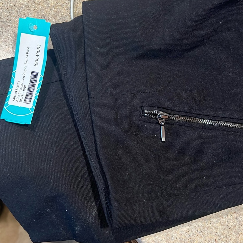 Alex straight leg zipper detail pant size 16w. Black
